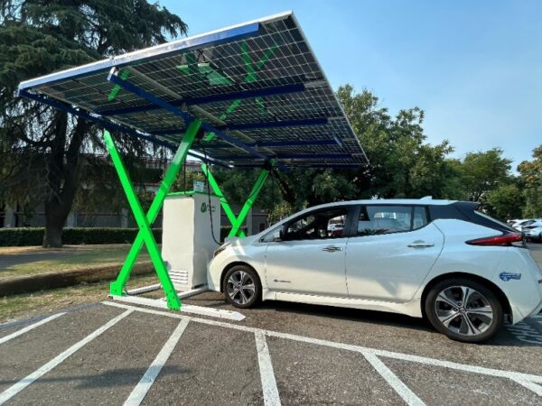 Image for display with article titled Charge Your Electric Vehicle for Free in Davis With New Solar-Powered Station