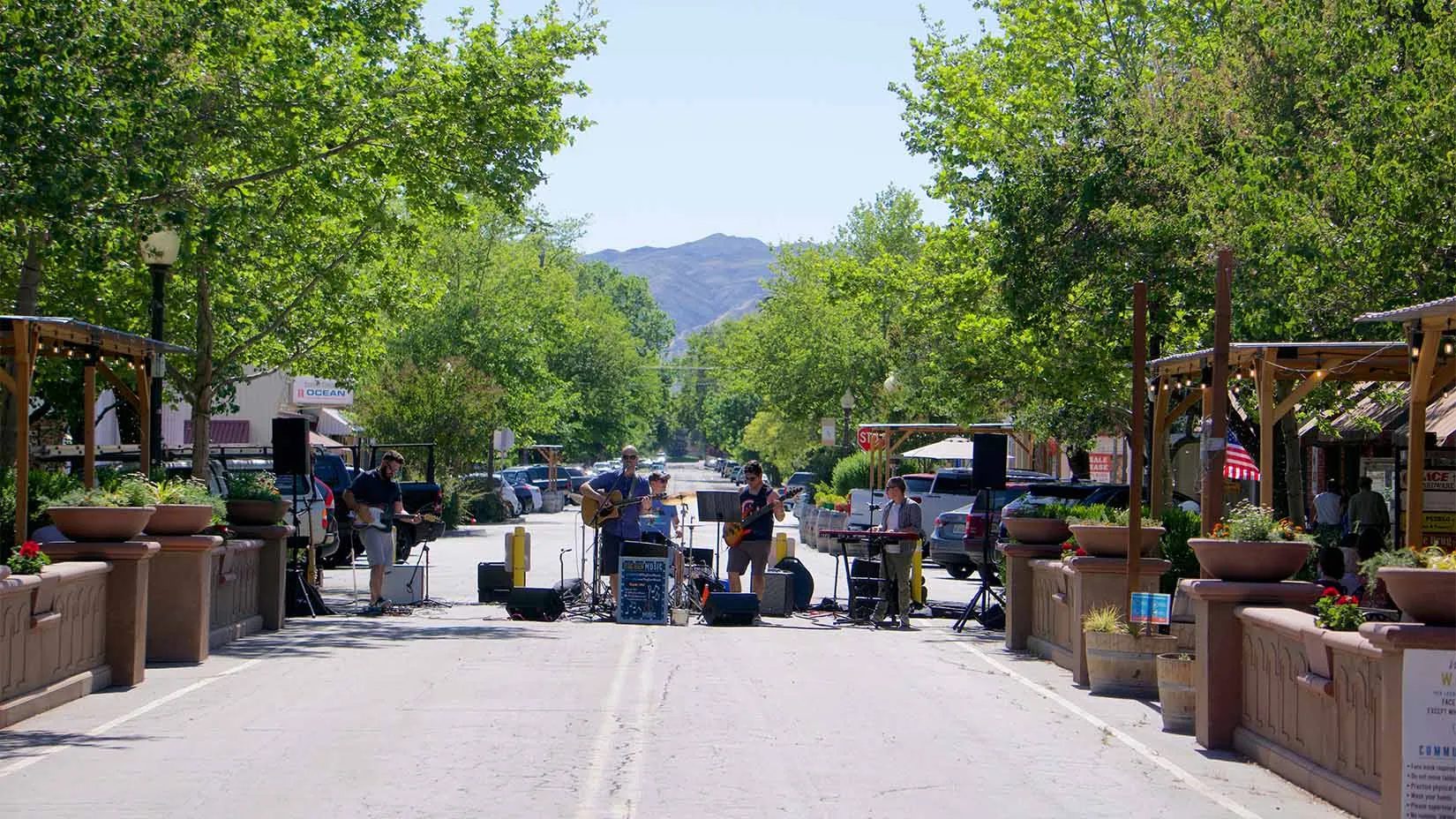 live-music-downtown-winters